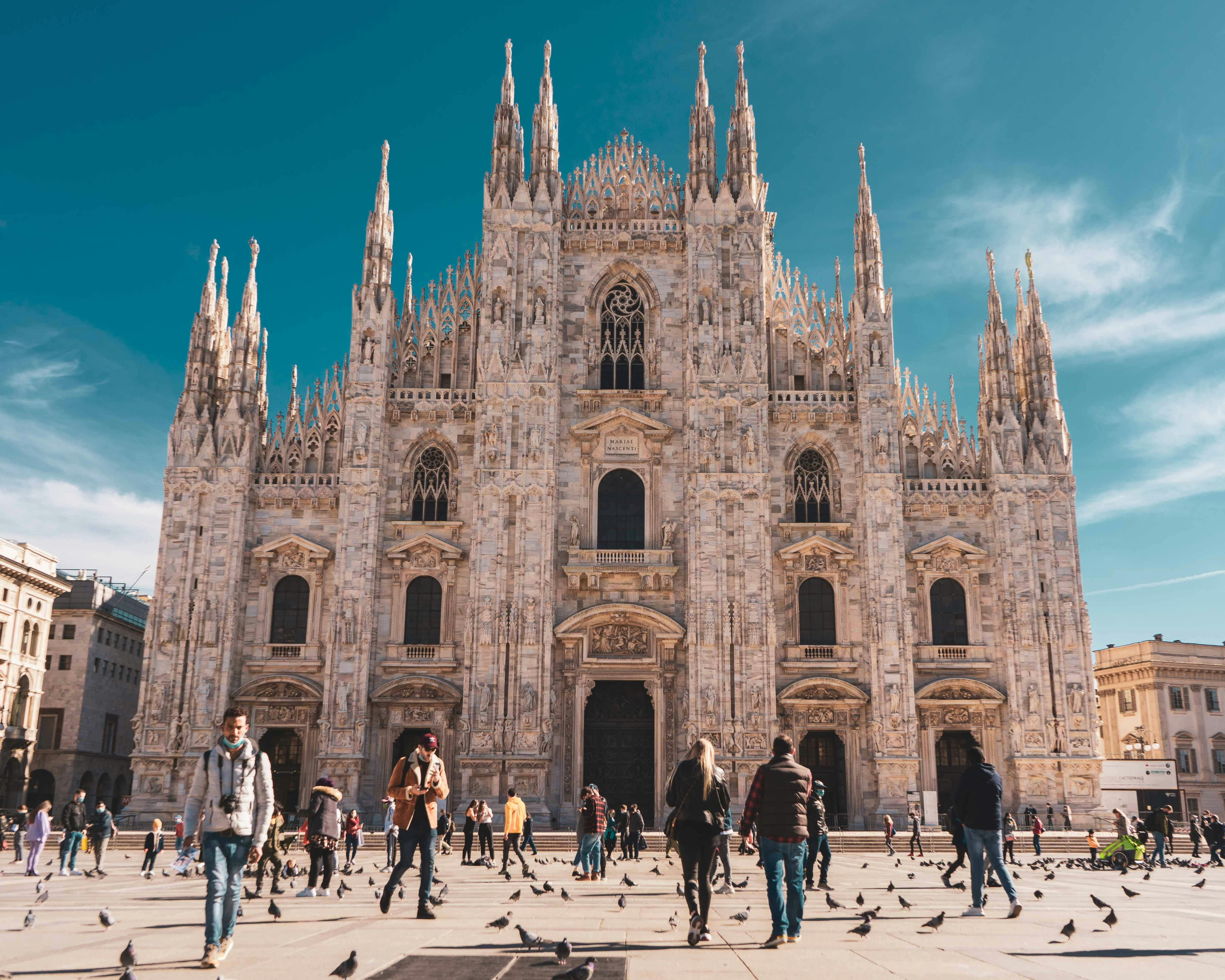 Iconic landmarks Milano Duomo, Galleria Vittorio Emanuele II, Sforza Castle